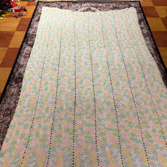 Bedspread Size Pastel Afghan Blanket Throw - Picture 1 of 3